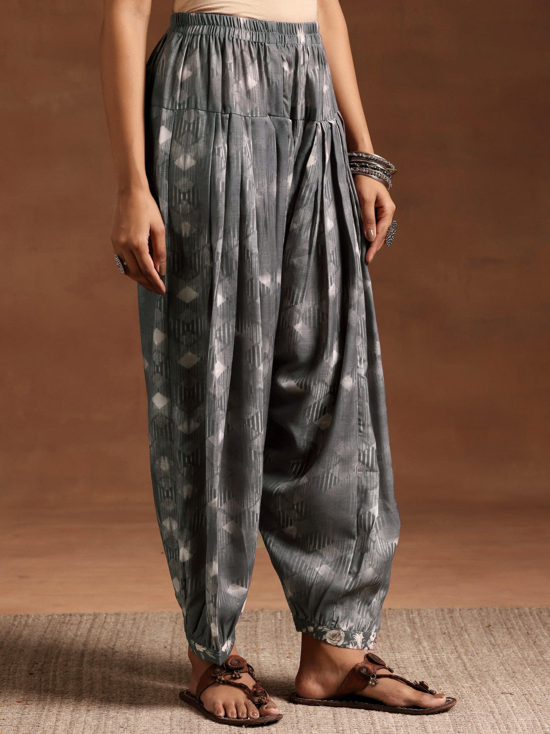 Grey Printed Cotton Straight Suit With Dupatta - Libas 