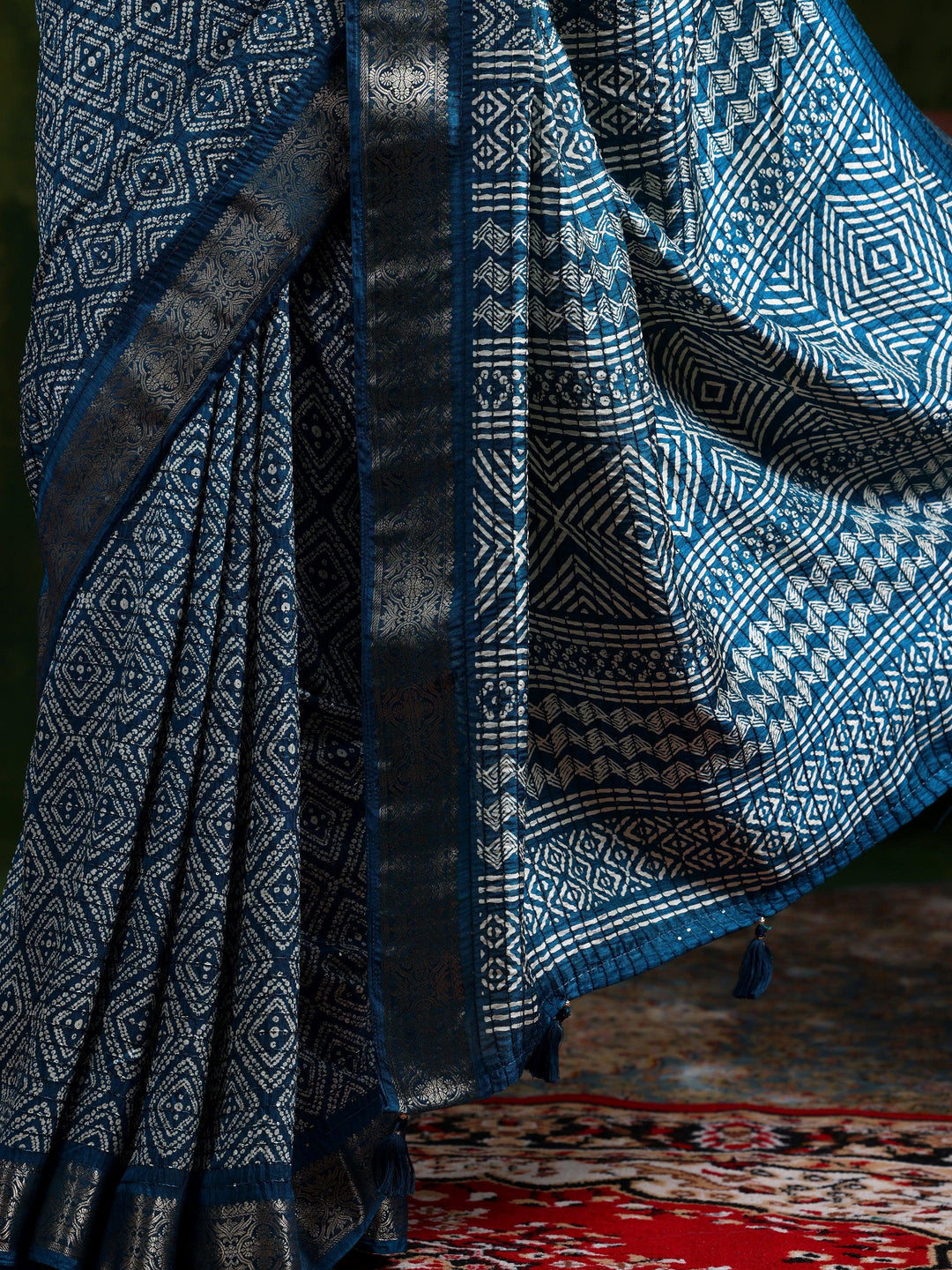 Blue Printed Silk Blend Saree With Unstitched Blouse Piece - Libas