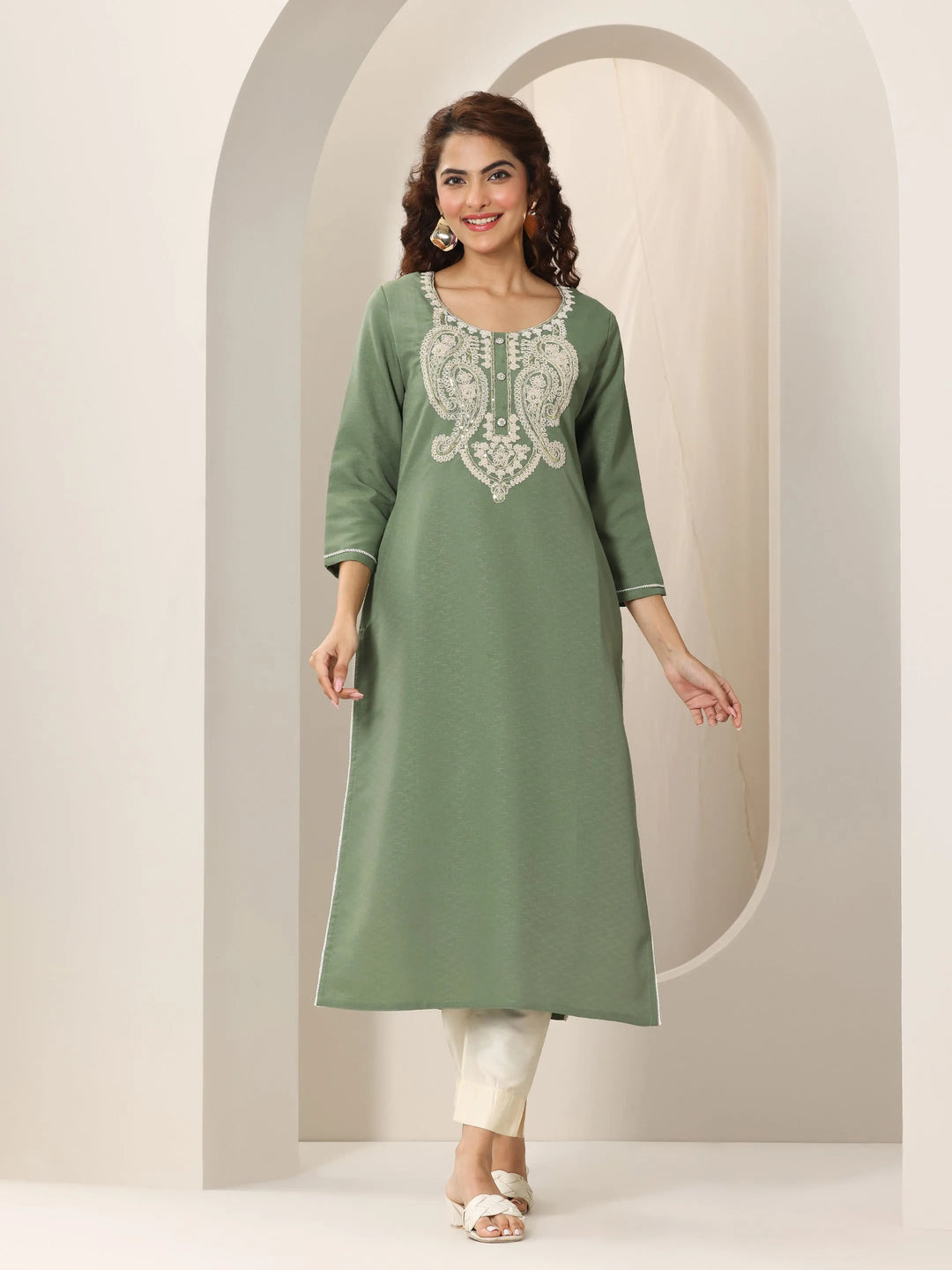  Green Yoke Design Cotton Blend Straight Kurta 