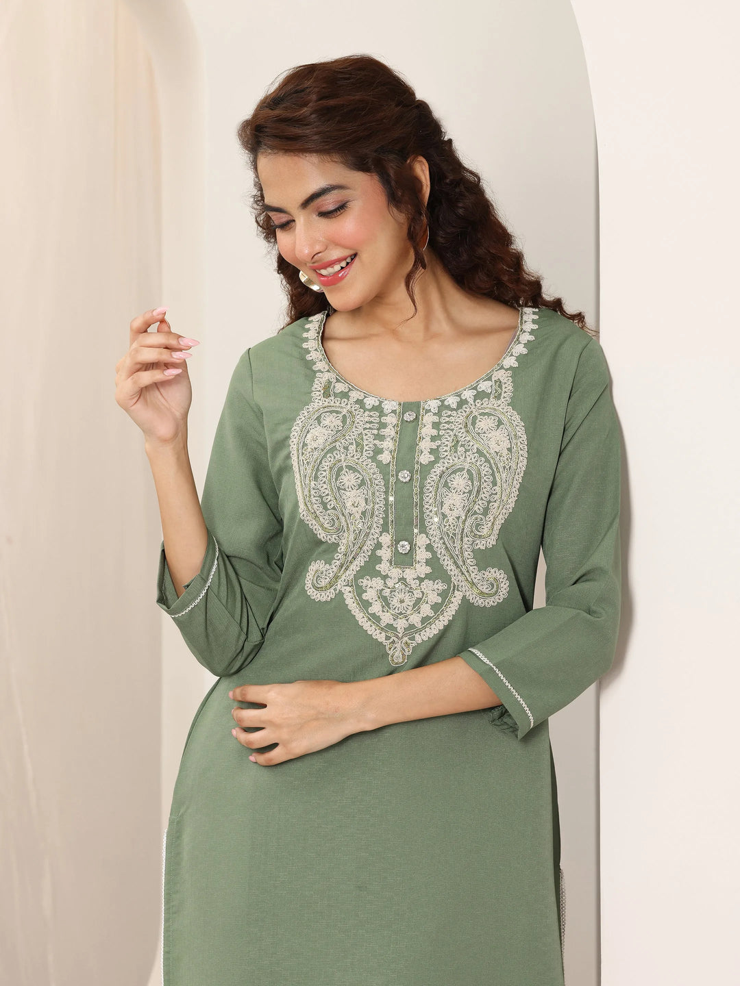  Green Yoke Design Cotton Blend Straight Kurta 