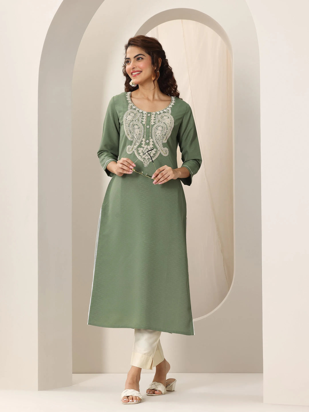  Green Yoke Design Cotton Blend Straight Kurta 