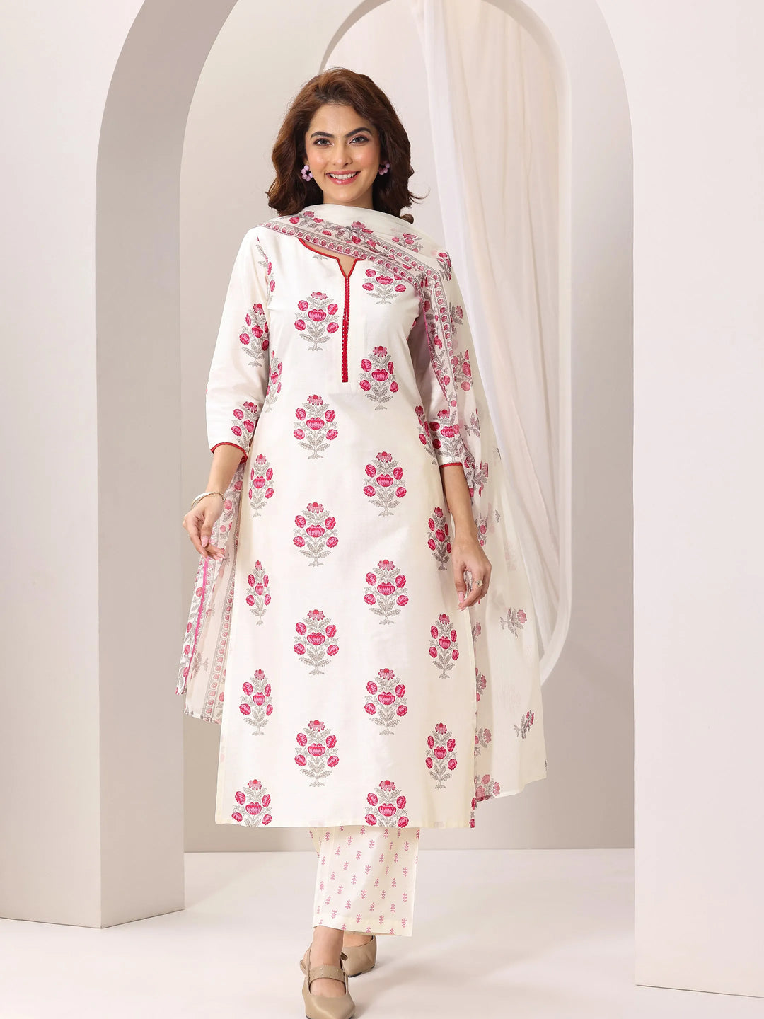  Off White Printed Chanderi Silk Straight Suit Set With Dupatta 