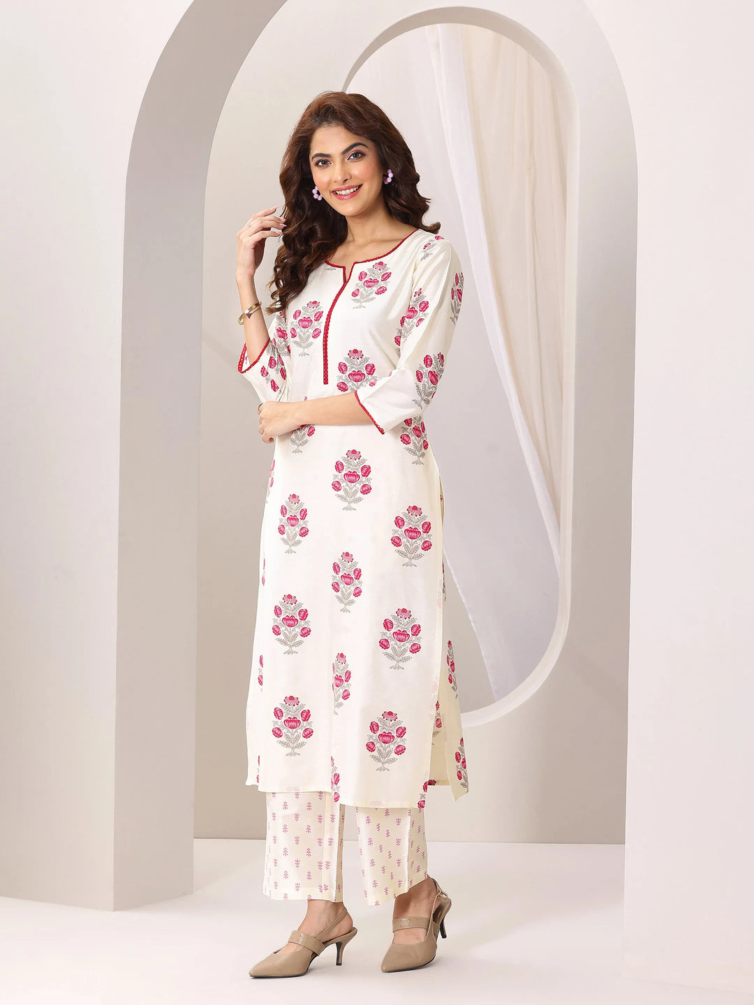  Off White Printed Chanderi Silk Straight Suit Set With Dupatta 