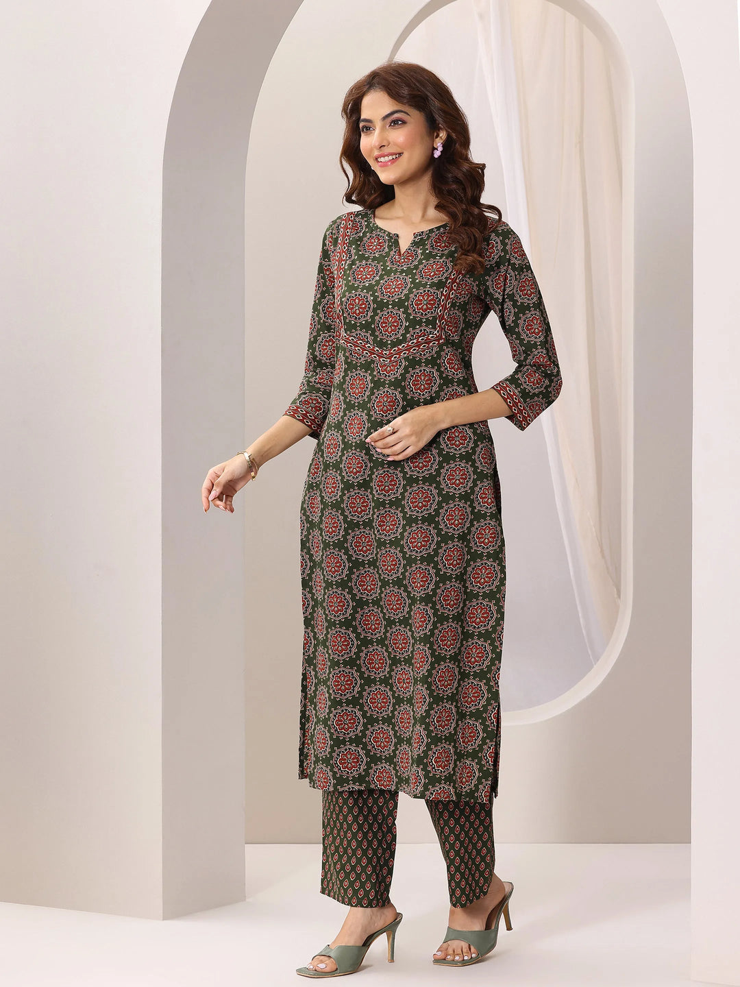  Green Printed Cotton Straight Suit Set With Dupatta 