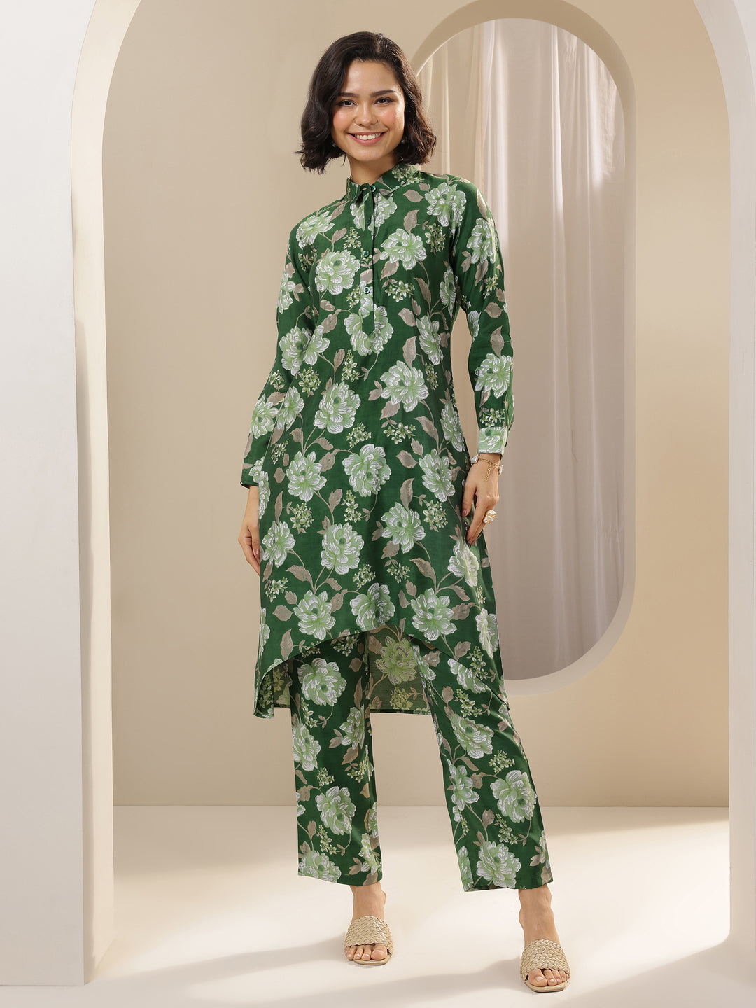  Green Printed Silk Blend Straight Kurta Set 