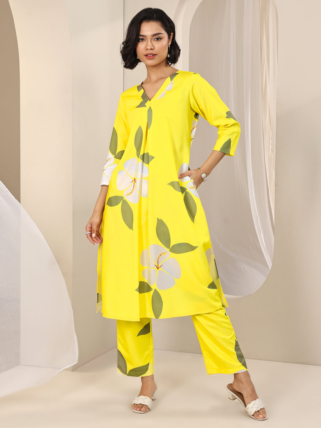  Yellow Printed Cotton Blend Straight Kurta Set 