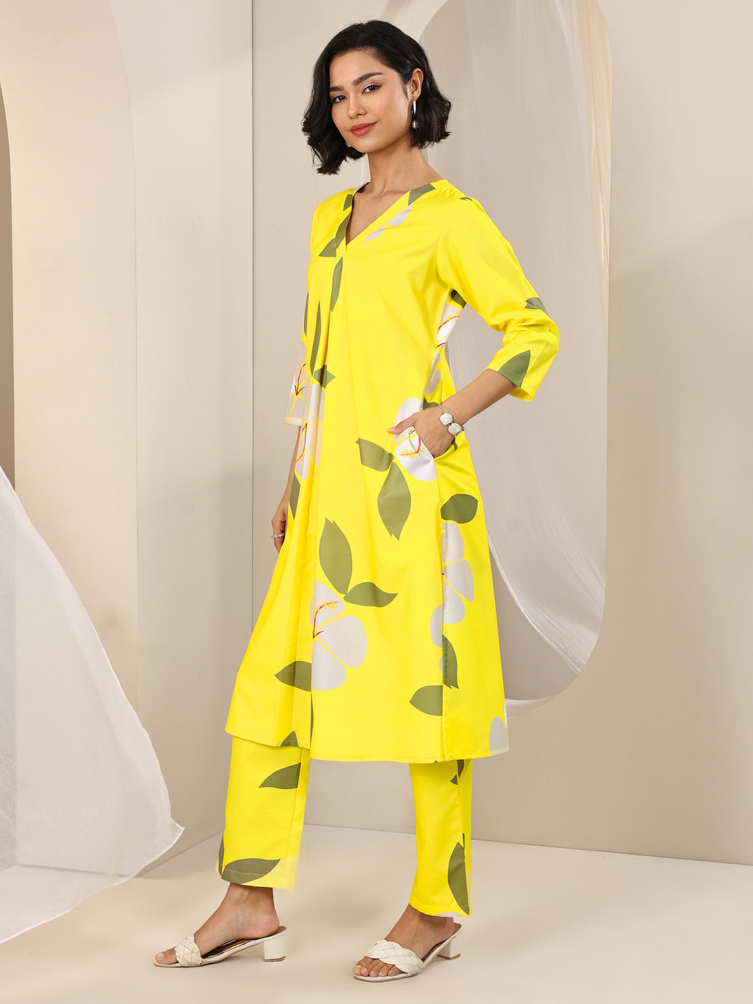  Yellow Printed Cotton Blend Straight Kurta Set 