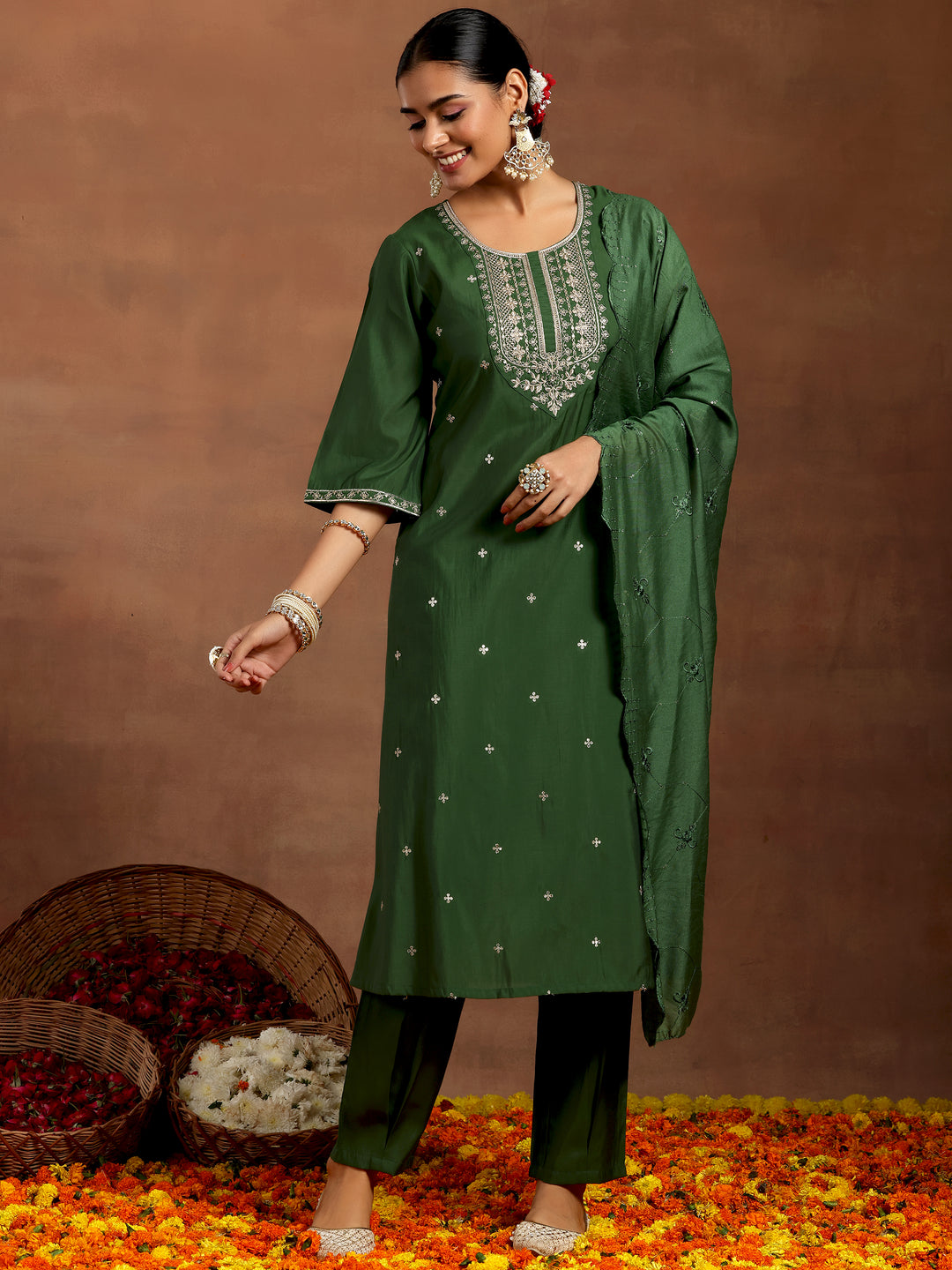 Green Embroidered Silk Blend Straight Suit With Dupatta