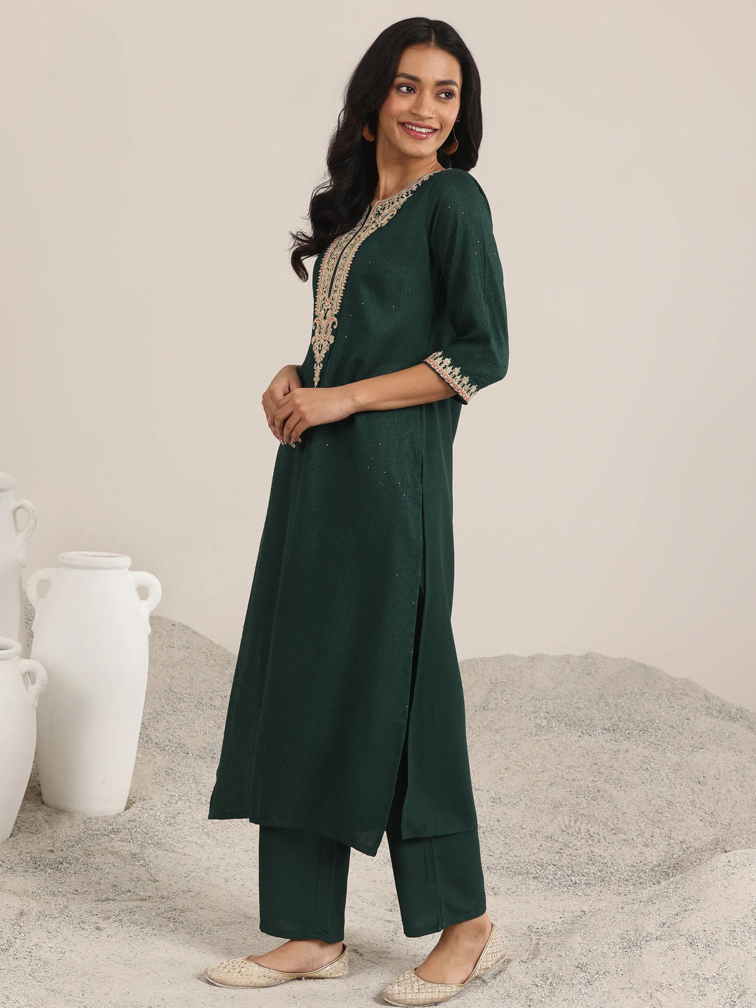  Green Yoke Deisgn Silk Blend Straight Suit With Dupatta 