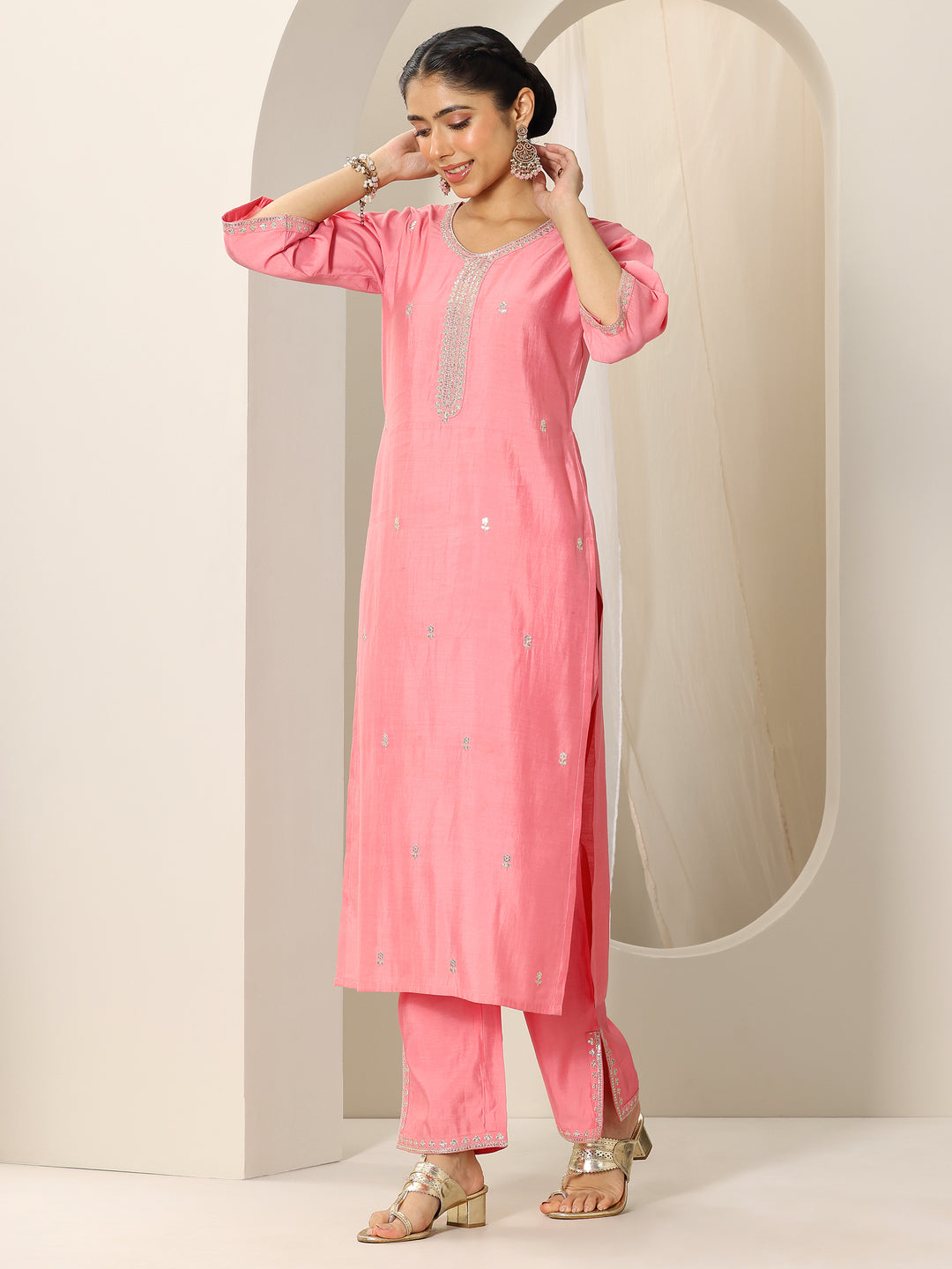  Peach Embroidered Silk Blend Straight Suit Set With Dupatta 