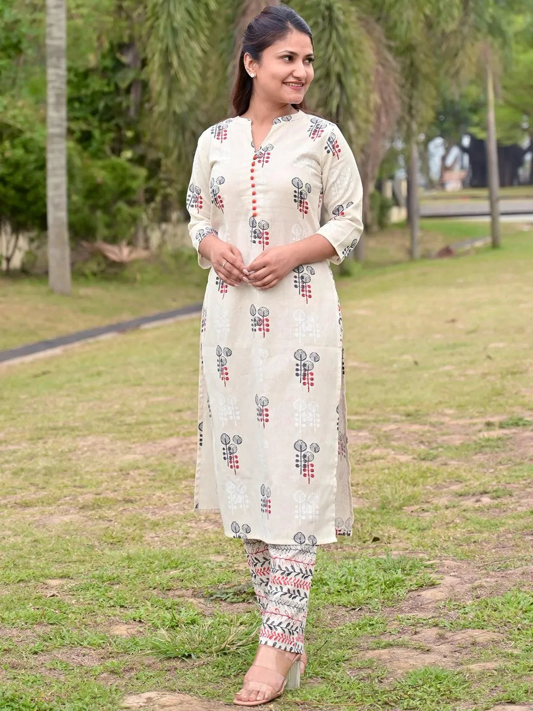  Off-White Printed Cotton Straight Kurta With Trousers 