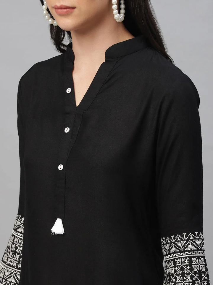 Black Solid Rayon Kurta - Libas