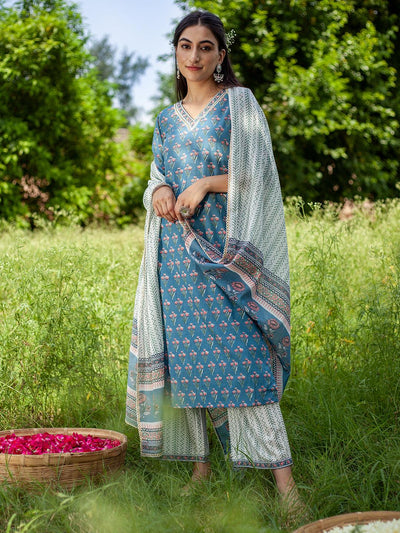 Buy Designer Pakistani Suits for Women Online