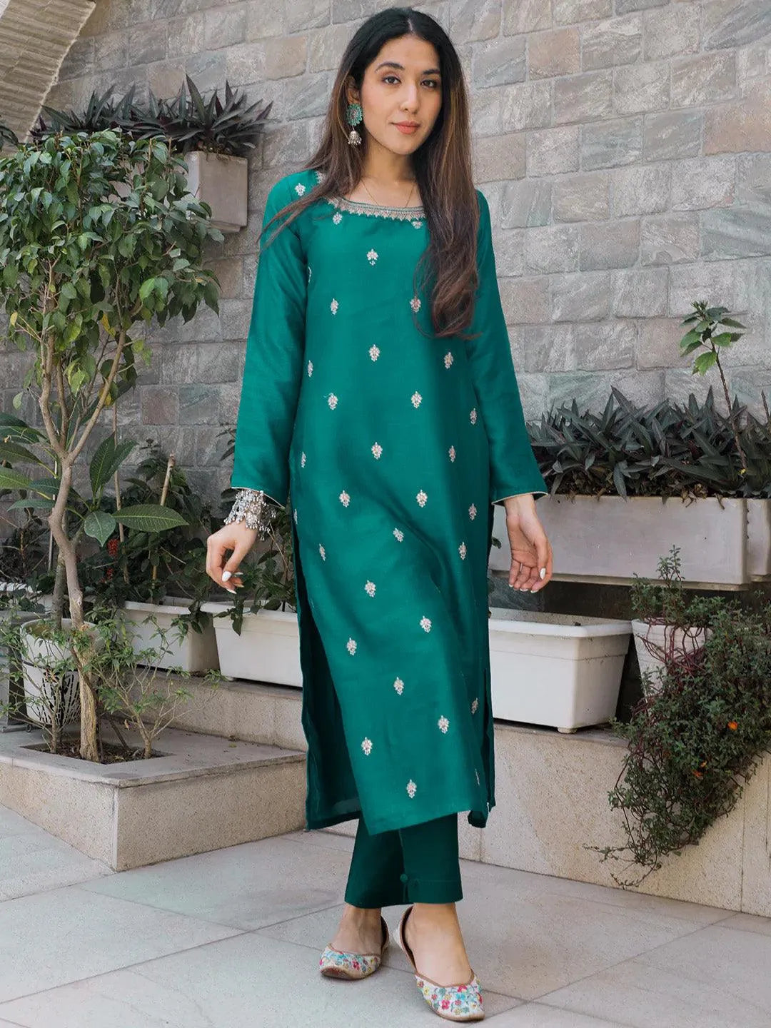 Green Embroidered Silk Straight Kurta - Libas