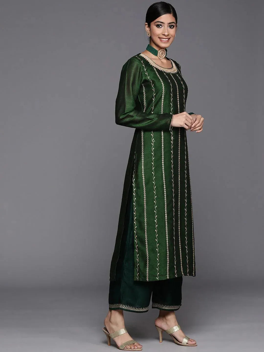 

Green Embroidered Silk Straight Kurta