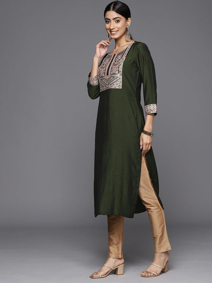 Green Embroidered Silk Straight Kurta - Libas