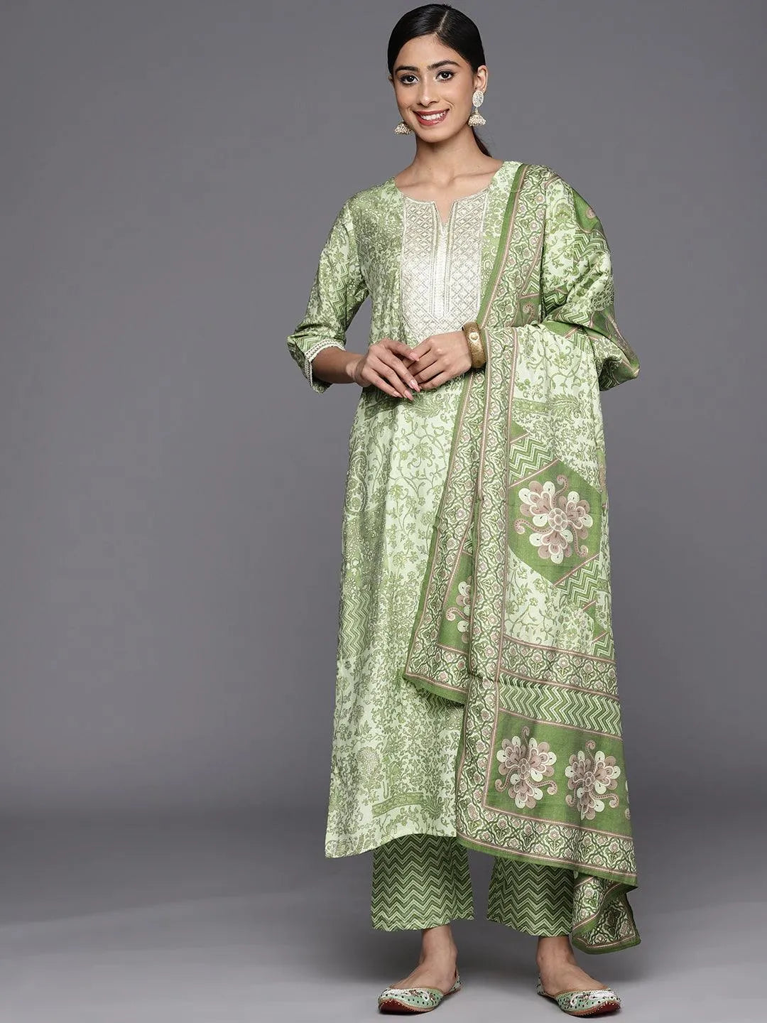 

Green Printed Silk Blend Straight Kurta With Dupatta