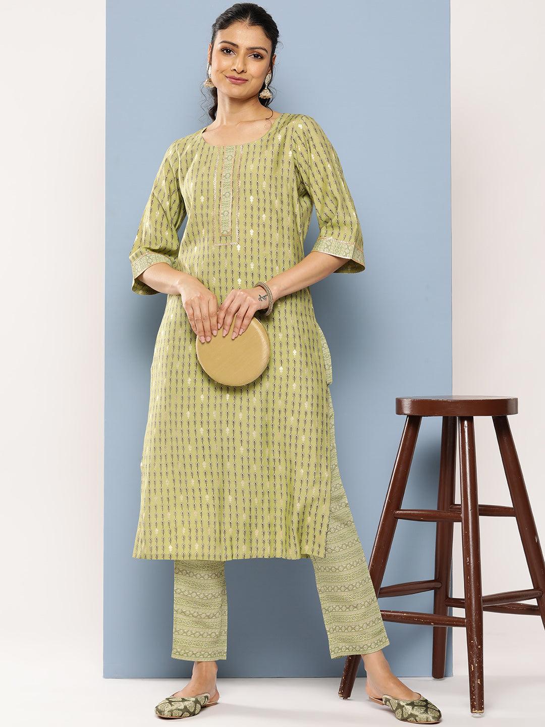 Green Printed Silk Blend Straight Kurta With Trousers