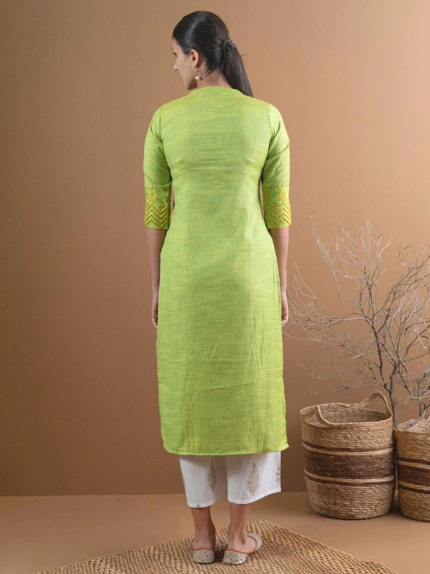 

Buy Green Self Design Straight Kurta Online | Libas