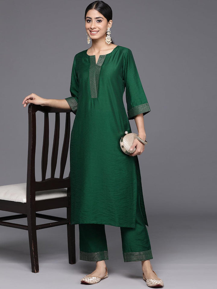 Green Solid Silk Blend Straight Kurta With Trousers & Dupatta - Libas