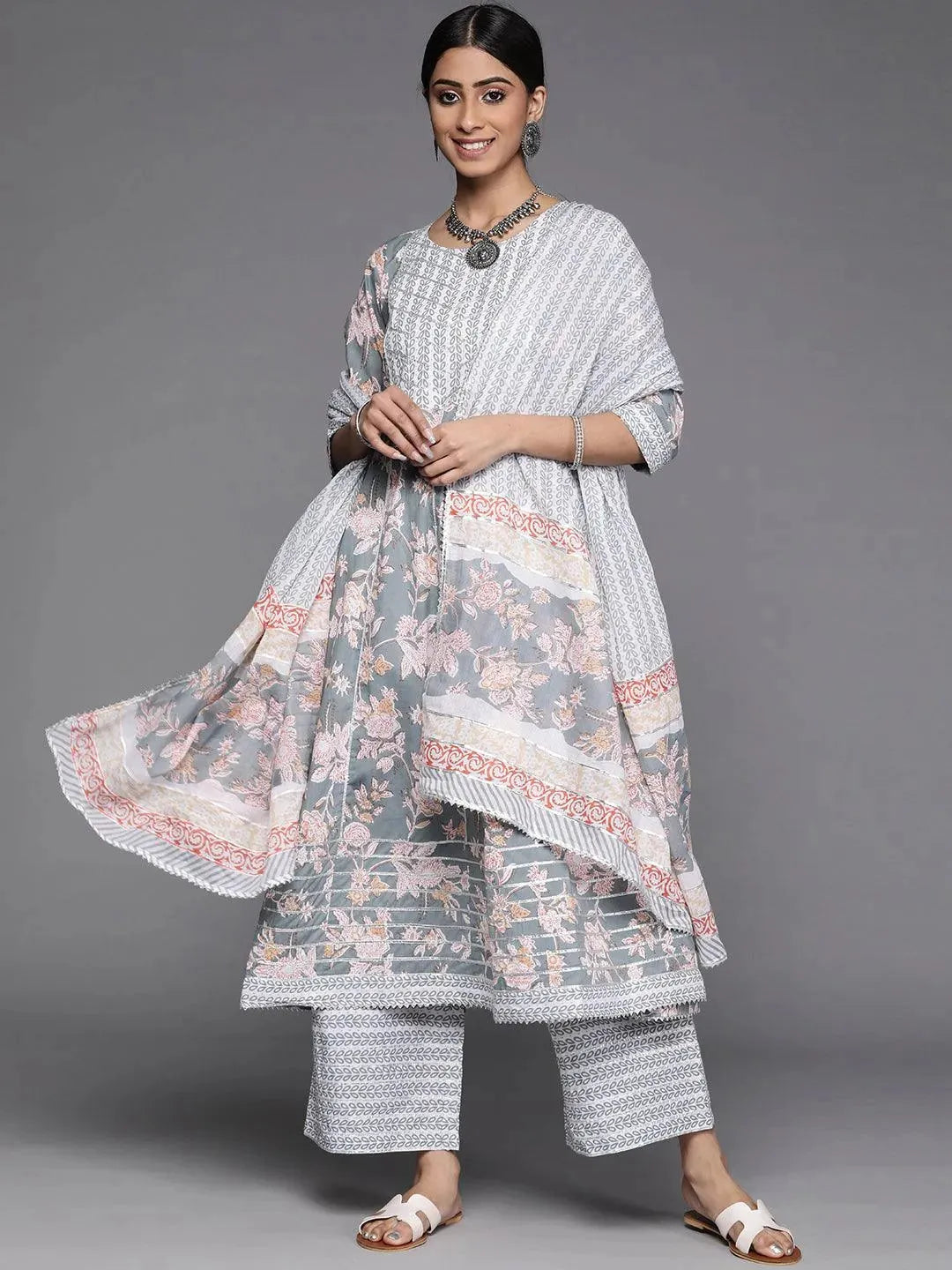 

Buy Grey Printed Cotton Suit Set - 33123O- | Libas Ethnic Wear Online