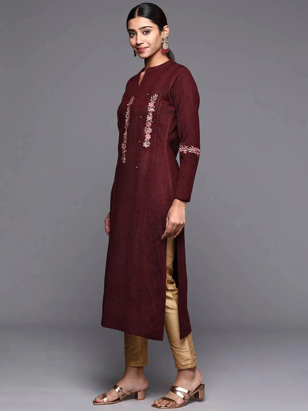 

Maroon Embroidered Wool Straight Kurta