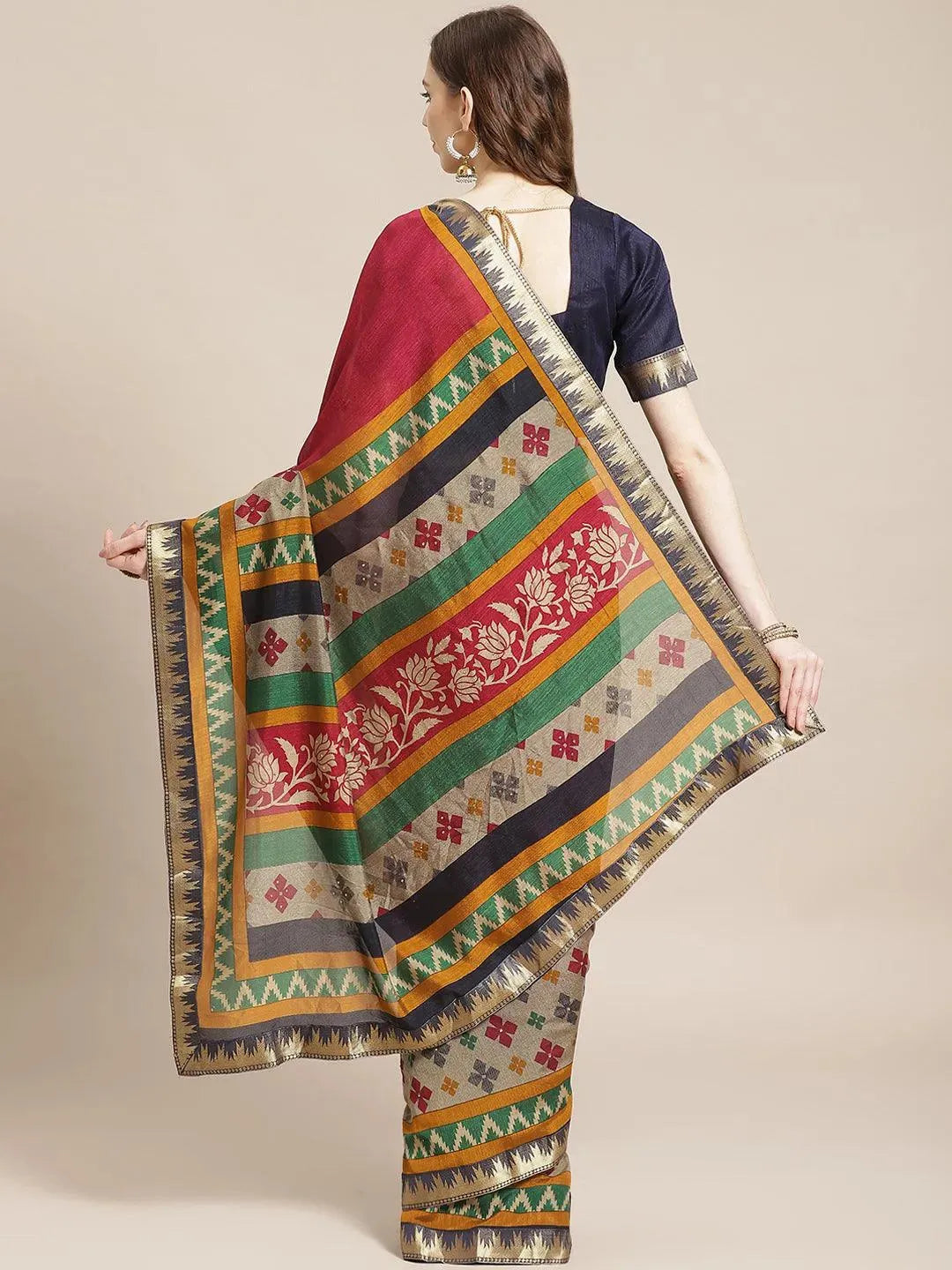 

Maroon Printed Chiffon Saree