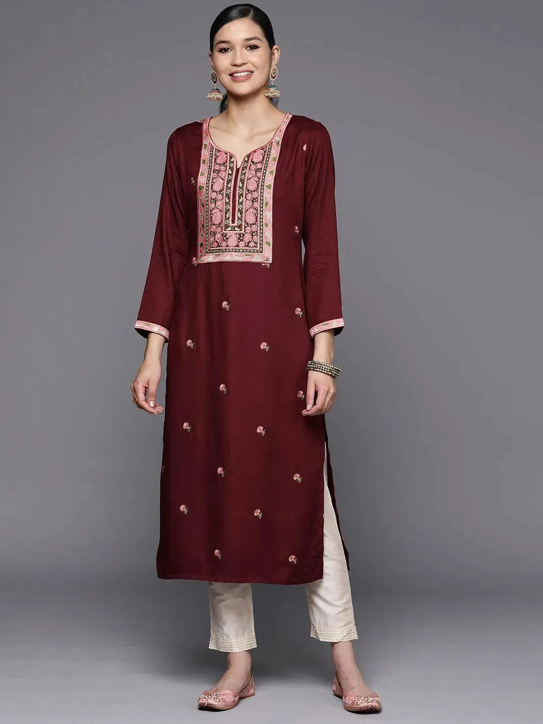 

Maroon Yoke Design Wool Straight Kurta