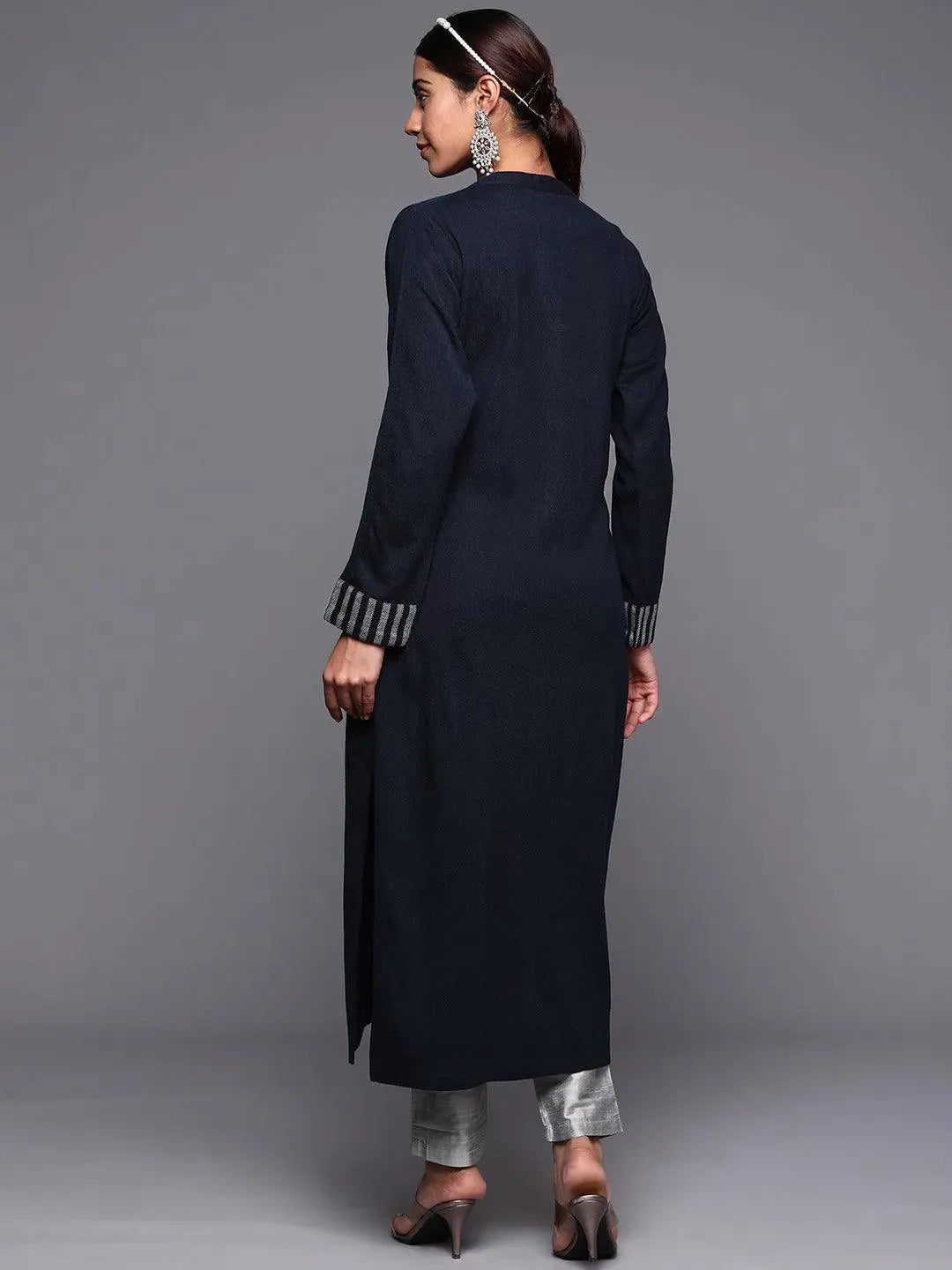 

Navy Blue Solid Wool Straight Kurta