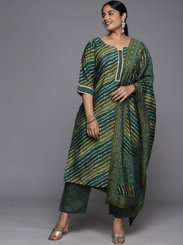 Plus Size Green Printed Silk Blend Straight Kurta With Trousers & Dupatta - Libas