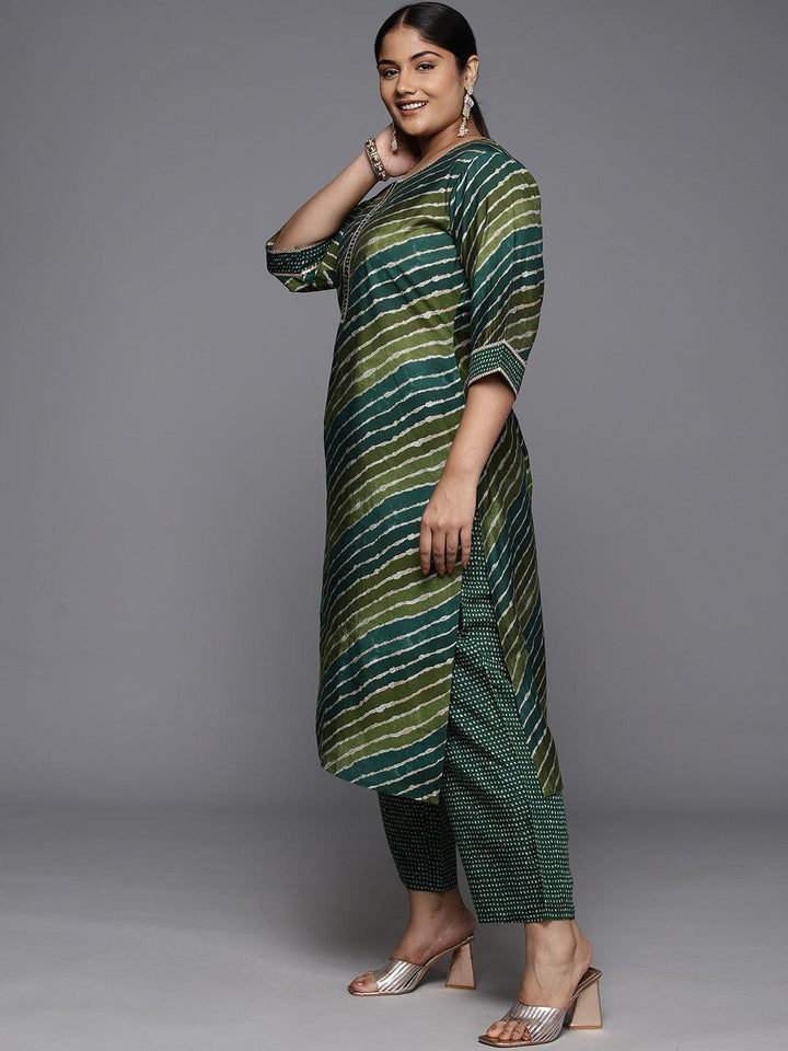 Plus Size Green Printed Silk Blend Straight Kurta With Trousers & Dupatta - Libas