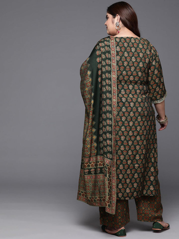 Plus Size Green Yoke Design Silk Blend Straight Kurta With Trousers & Dupatta - Libas