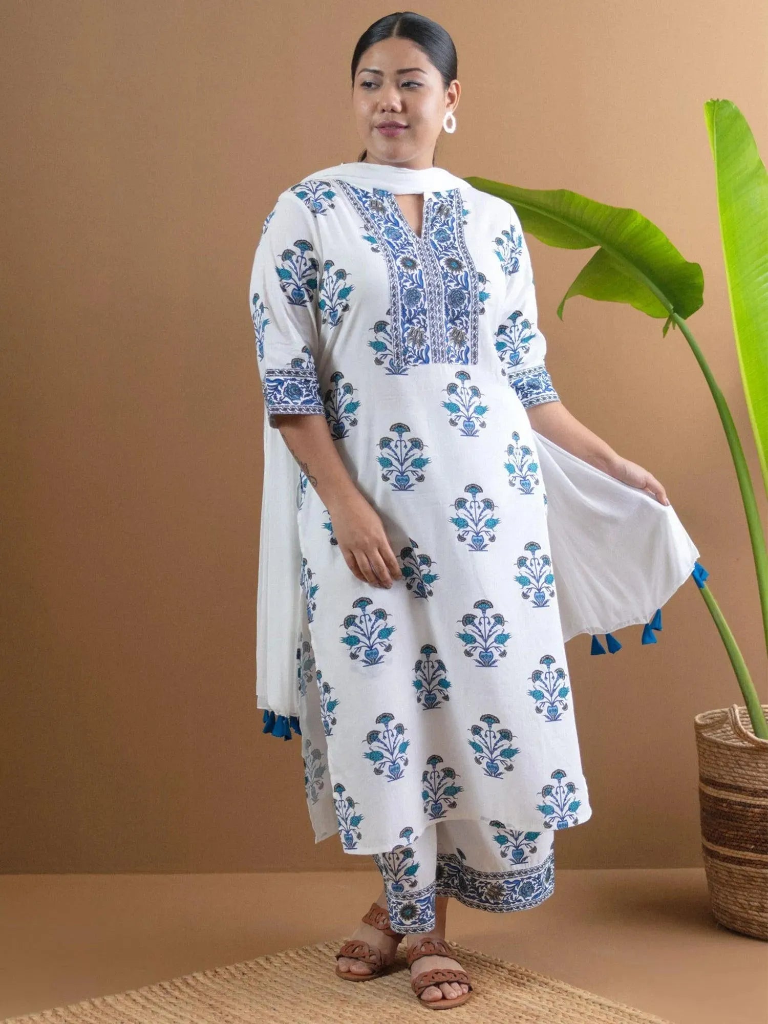 

Buy Plus Size White Printed Cotton Suit Set - 15016-3XL | Libas Ethnic Wear Online