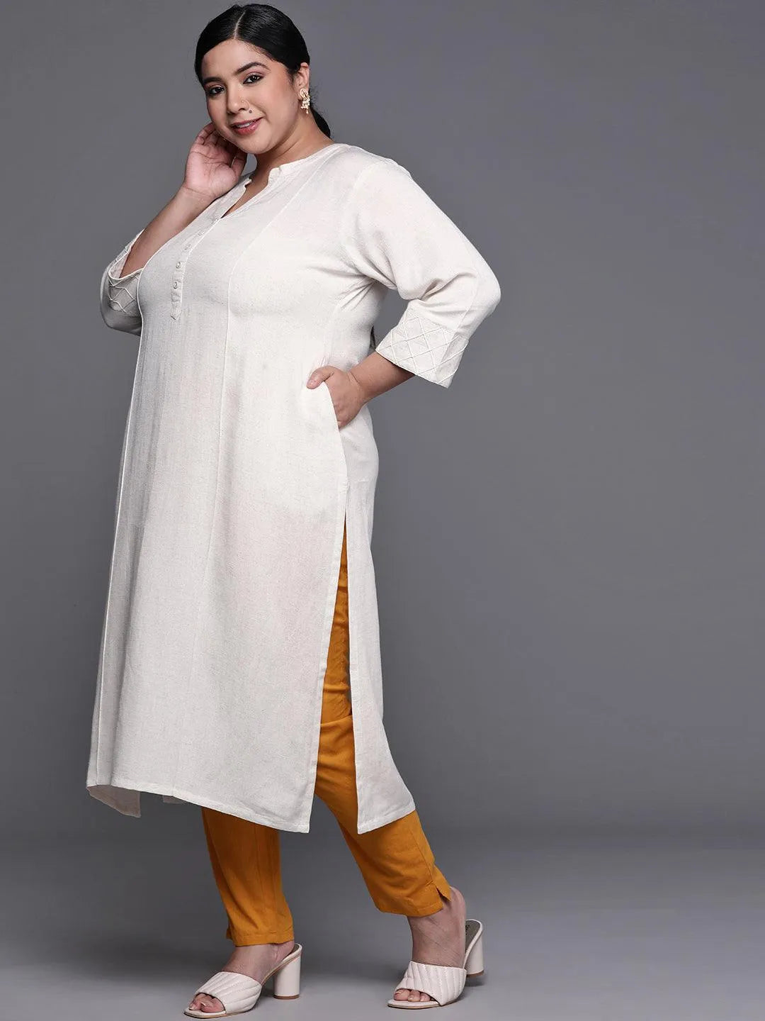 Plus Size Off White Solid Cotton Kurta - Libas 