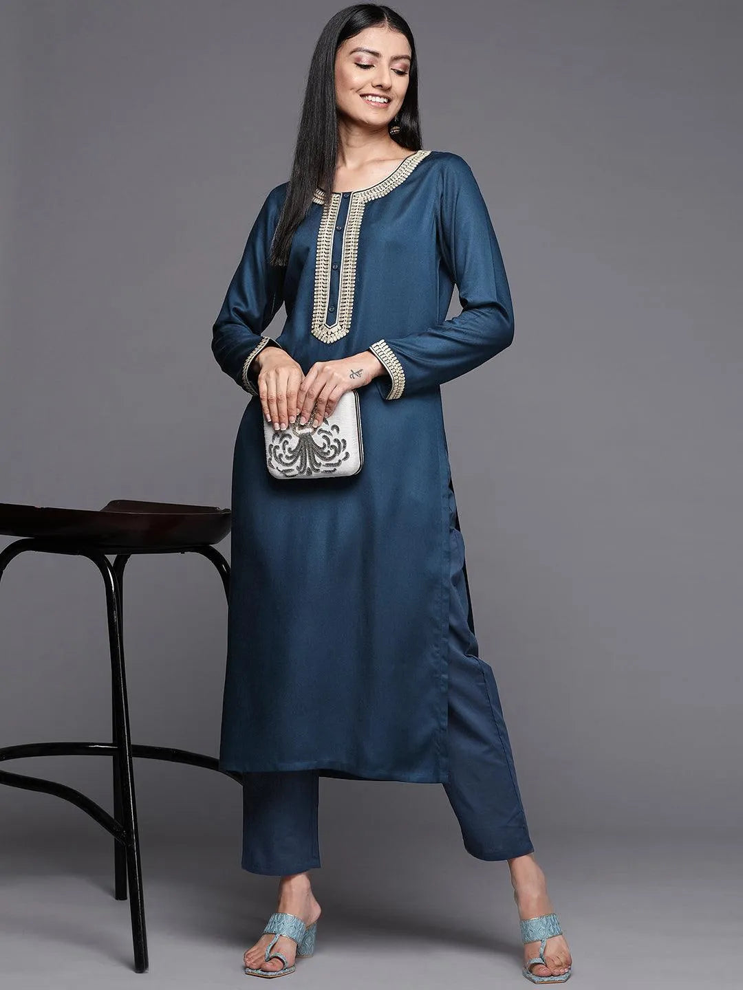 Teal Embroidered Pashmina Wool Straight Kurta - Libas