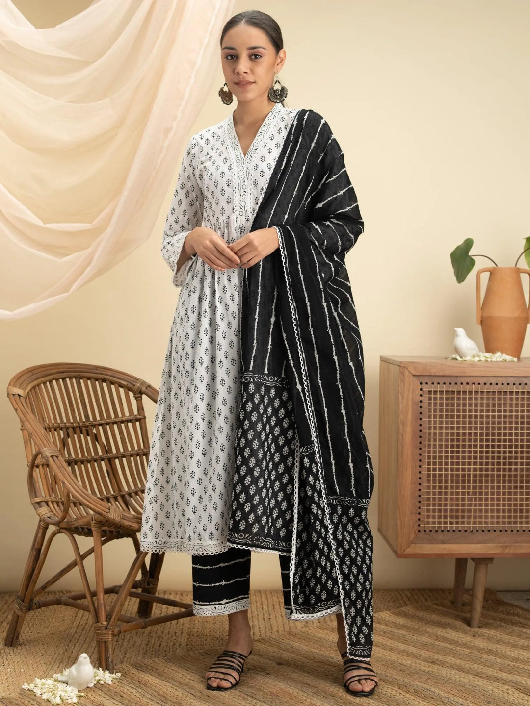 White Printed Cotton Suit Set - Libas