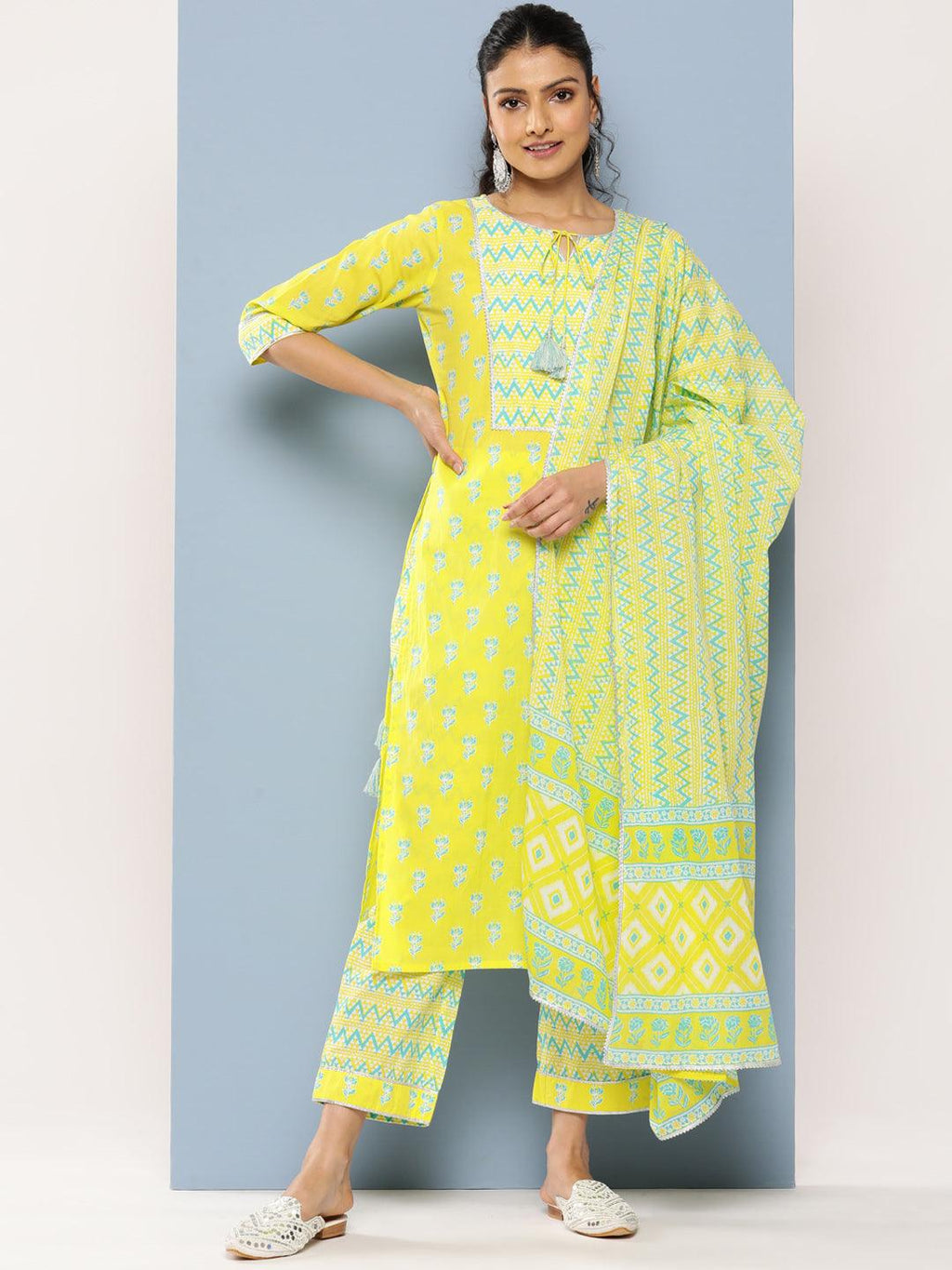 Buy online Women's Straight Kurta from Kurta Kurtis for Women by Aurelia  for ₹800 at 43% off | 2024 Limeroad.com